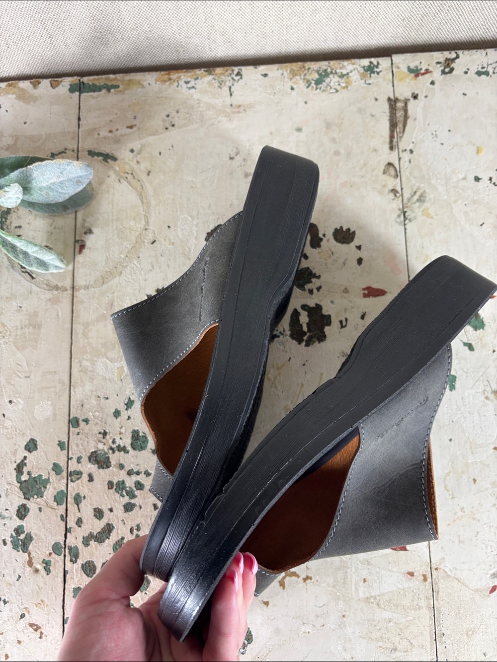 Aerothotic > Slip on Leather Top Sandal 38/7.5 - Picture 5 of 8